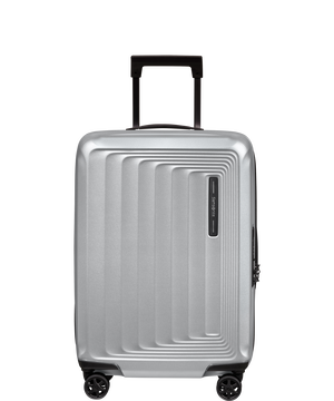Nuon Trolley mit 4 Rollen erweiterbar 55cm 55 x 40 x 20/23 cm | 2.5 kg Nuon Trolley mit 4 Rollen erweiterbar 55cm 55 x 40 x 20/23 cm | 2.5 kg